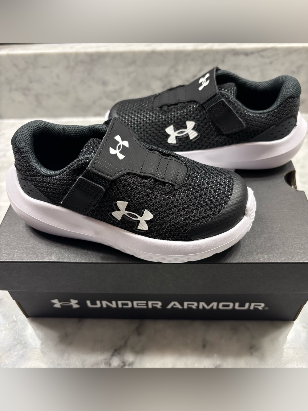 Under Armour Surge 4 AC Toddler Black & White Athletic Strap Shoe Size 7K or 8K
